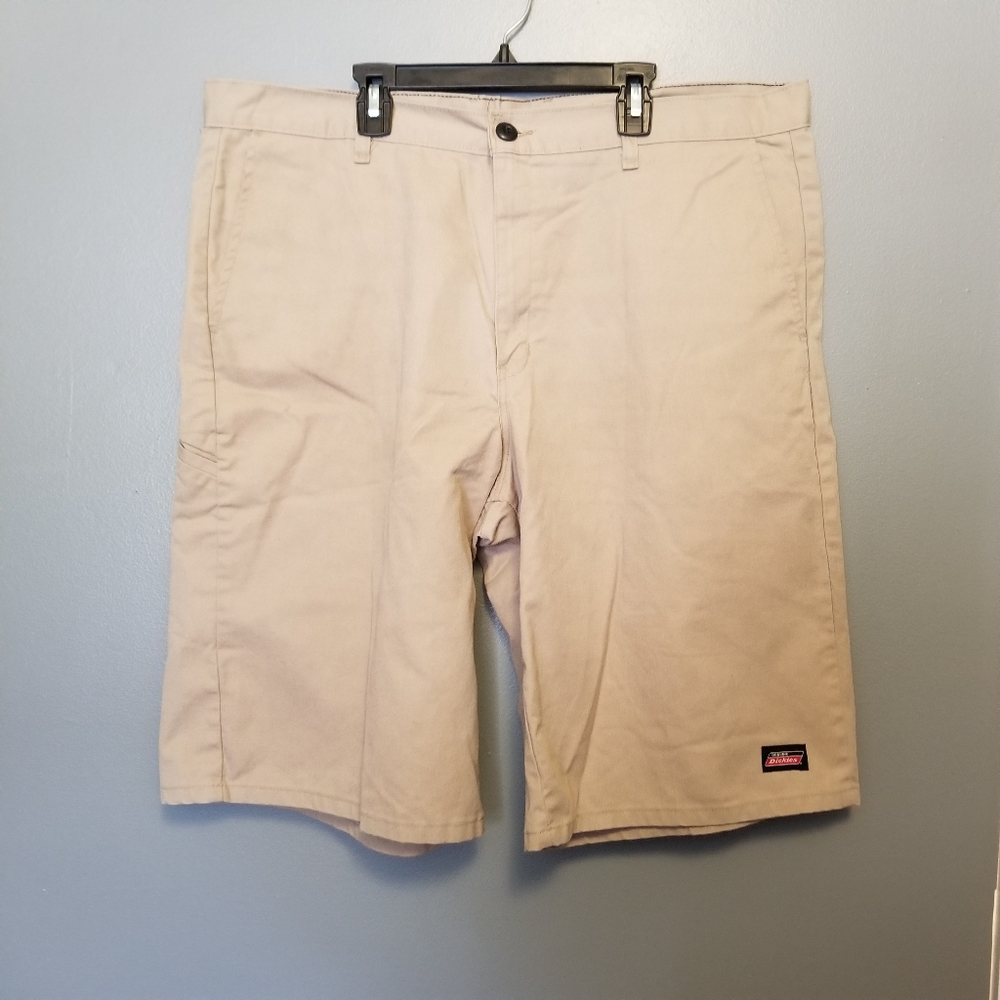 Dickies chino khaki shorts size 38